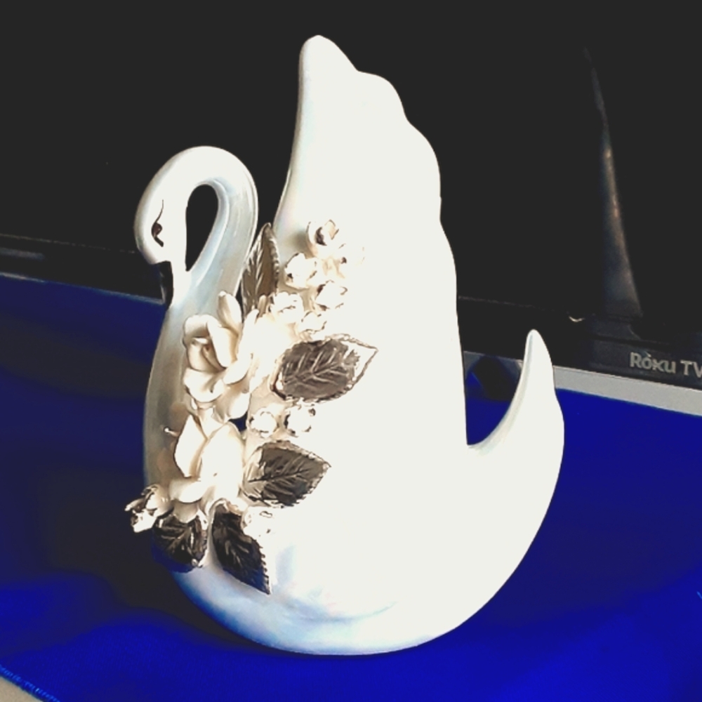 Vintage Norcrest Porcelain Swan